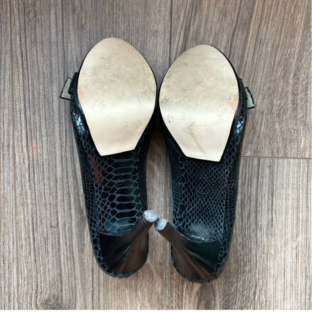 Michael x Michael Kors Black Leather Peep Toe Heels | 9 - Picture 7 of 10